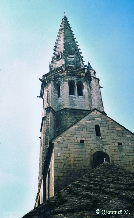 Une
                église à Dijon
            