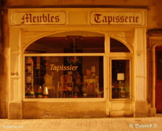 Boutique
                ancien style —Tapissier — Rue Dupont des Loges — Metz
            